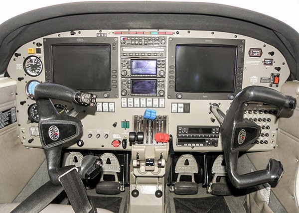 piper-seminole-glass-cockpit.jpg